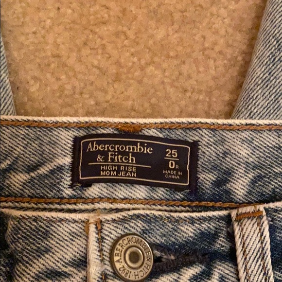 Abercrombie High Rise Mom Jean - Picture 4 of 4